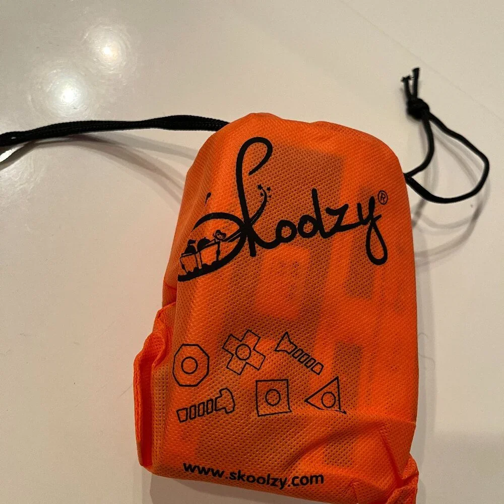 Skoolzy Nuts and Bolts Motor Development Toy (18‎ months and up / new)